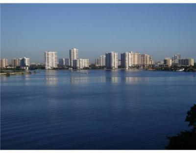 251 174 Street, Unit 1218, Sunny Isles Beach, FL 33160 Photo