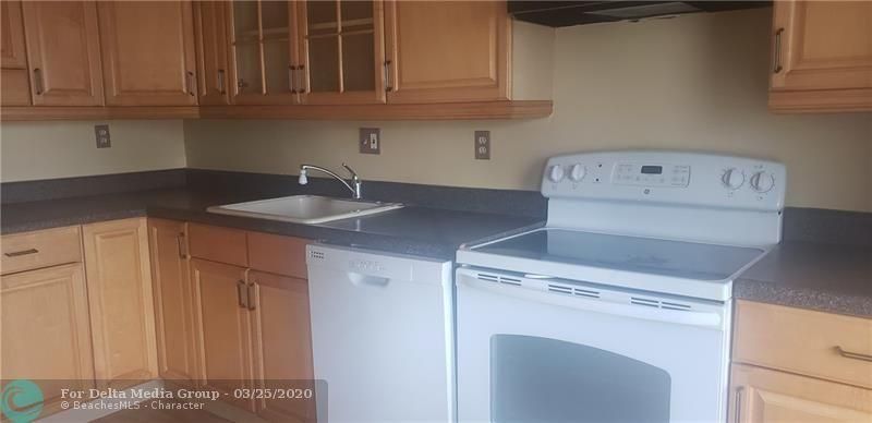 8705 NW 38th Drive, Unit 7B, Coral Springs, FL 33065 Photo