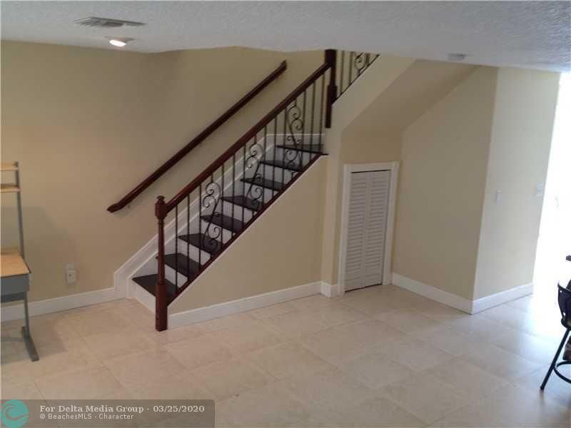 313 Oregon Street, Unit 313, Hollywood, FL 33019 Photo