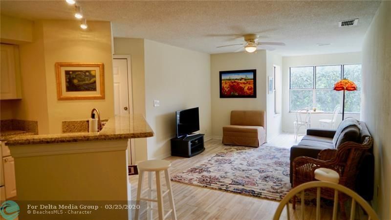 3330 N Pinewalk Drive, Unit 1625, Margate, FL 33063 Photo