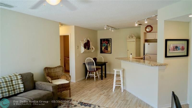 3330 N Pinewalk Drive, Unit 1625, Margate, FL 33063 Photo