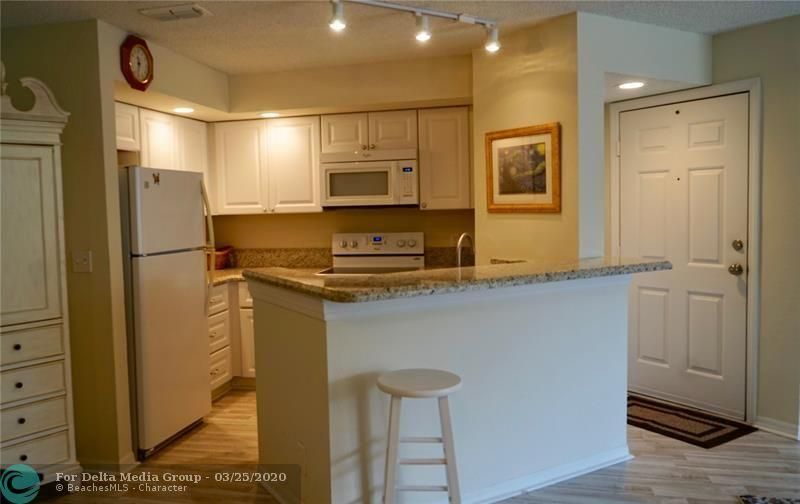 3330 N Pinewalk Drive, Unit 1625, Margate, FL 33063 Photo