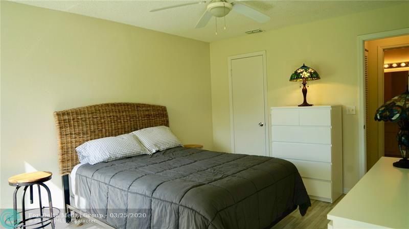 3330 N Pinewalk Drive, Unit 1625, Margate, FL 33063 Photo