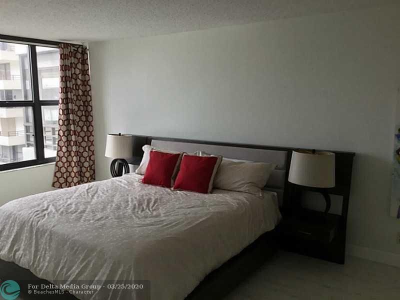 2500 Parkview Dr, Unit 1519, Hallandale Beach, FL 33009 Photo