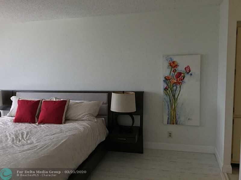2500 Parkview Dr, Unit 1519, Hallandale Beach, FL 33009 Photo