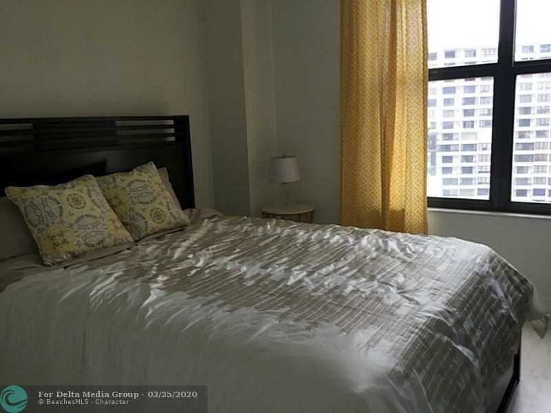 2500 Parkview Dr, Unit 1519, Hallandale Beach, FL 33009 Photo