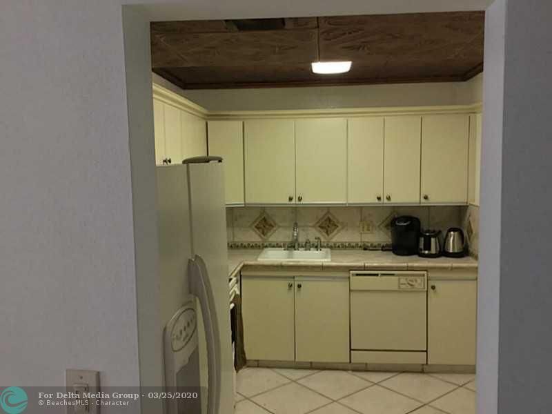2500 Parkview Dr, Unit 1519, Hallandale Beach, FL 33009 Photo