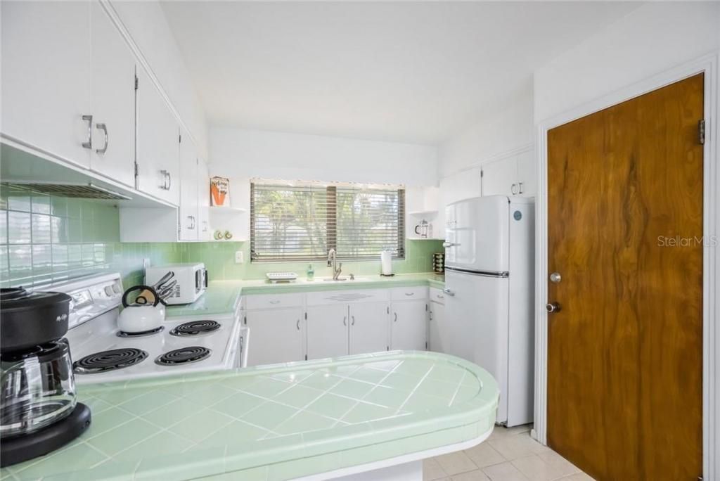 2473 Davis Boulevard, Sarasota, FL 34237 Photo