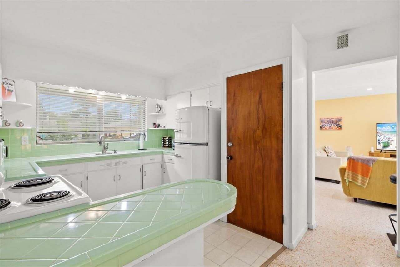 2473 Davis Boulevard, Sarasota, FL 34237 Photo