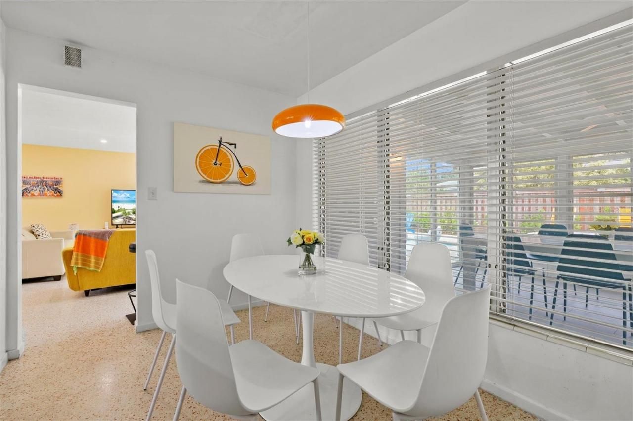 2473 Davis Boulevard, Sarasota, FL 34237 Photo