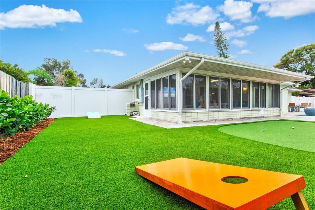 2473 Davis Boulevard, Sarasota, FL 34237 Photo