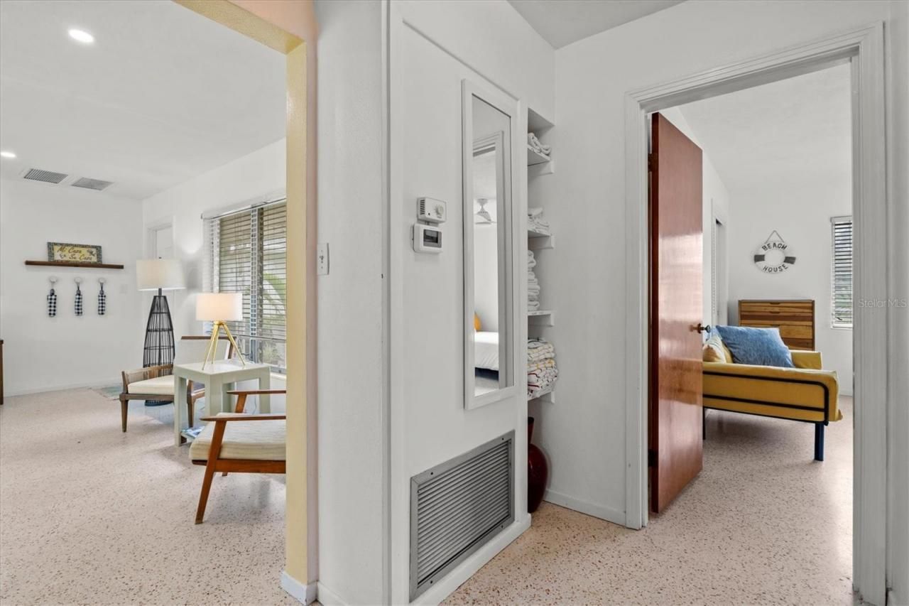 2473 Davis Boulevard, Sarasota, FL 34237 Photo