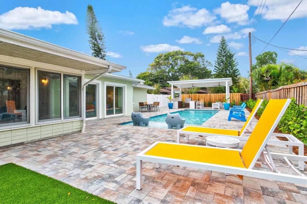 2473 Davis Boulevard, Sarasota, FL 34237 Photo