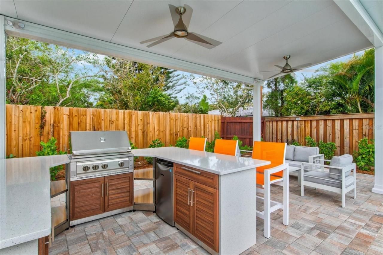 2473 Davis Boulevard, Sarasota, FL 34237 Photo