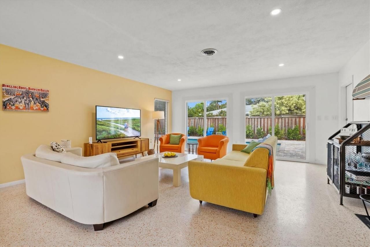 2473 Davis Boulevard, Sarasota, FL 34237 Photo