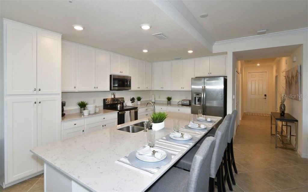 17520 Gawthrop Drive, Unit 203, Lakewood Ranch, FL 34211 Photo