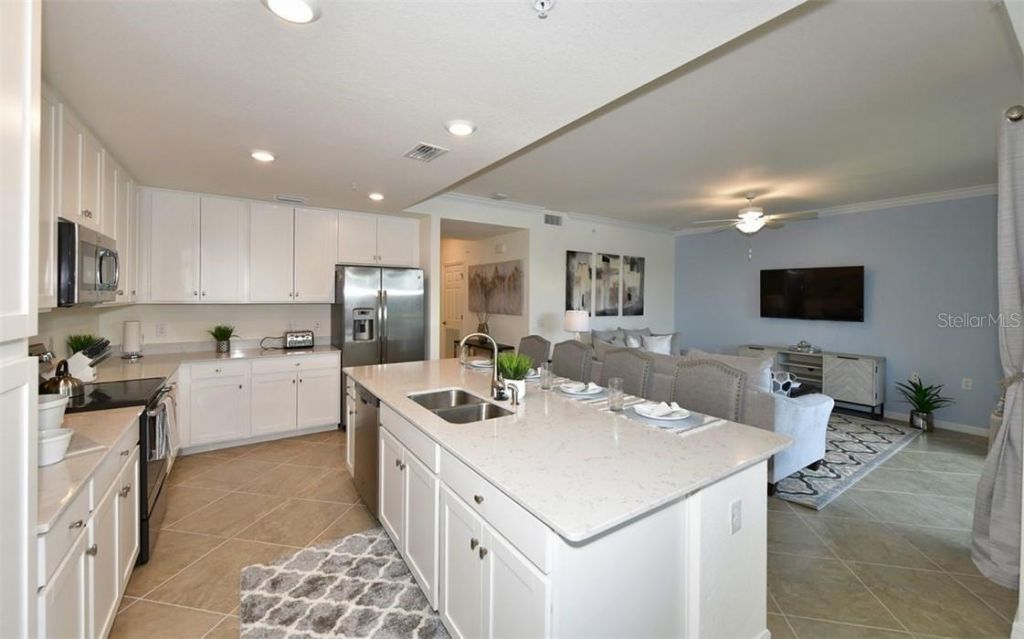 17520 Gawthrop Drive, Unit 203, Lakewood Ranch, FL 34211 Photo