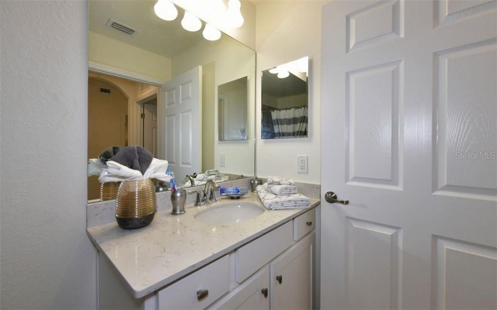 17520 Gawthrop Drive, Unit 203, Lakewood Ranch, FL 34211 Photo