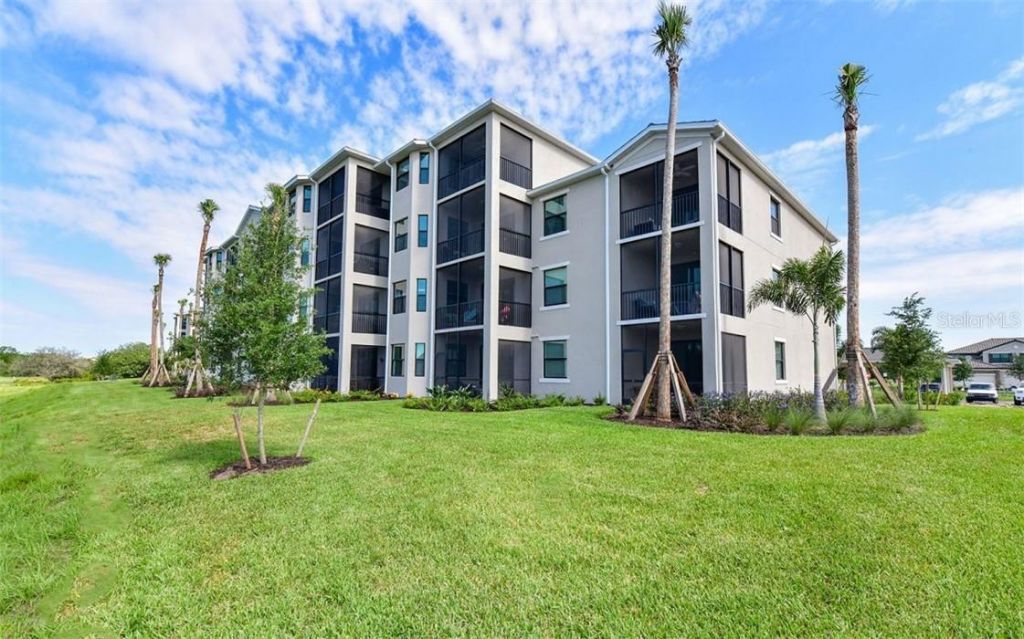 17520 Gawthrop Drive, Unit 203, Lakewood Ranch, FL 34211 Photo