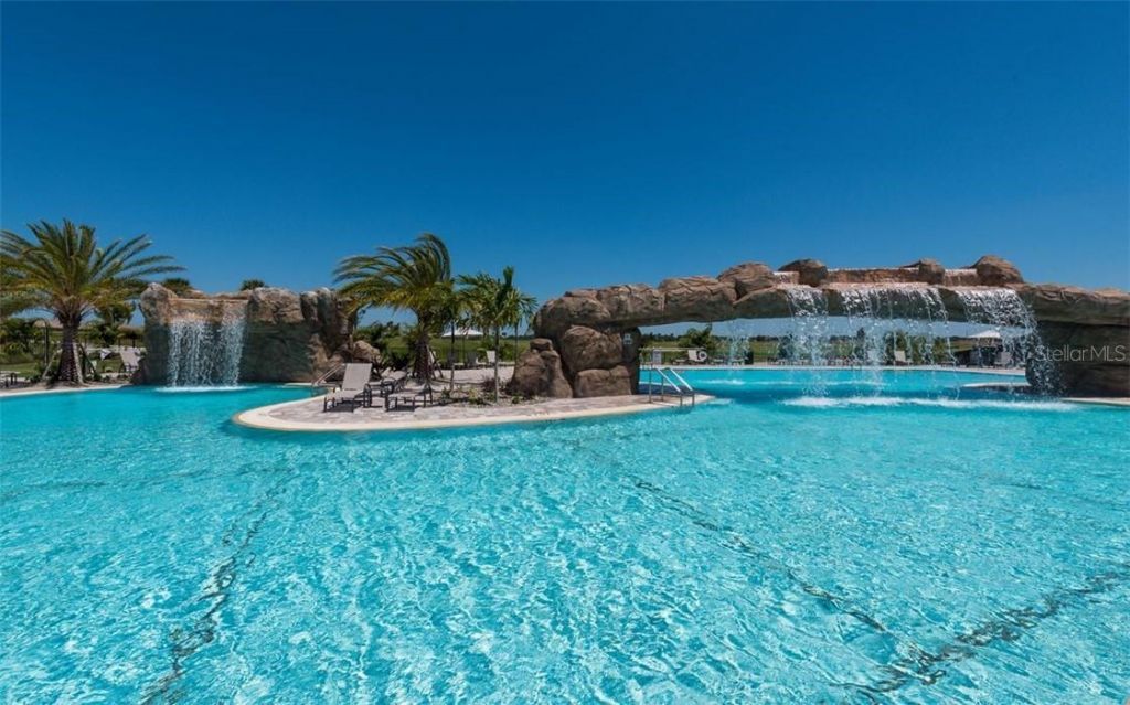 17520 Gawthrop Drive, Unit 203, Lakewood Ranch, FL 34211 Photo