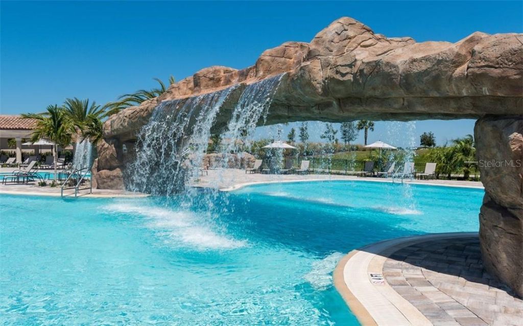 17520 Gawthrop Drive, Unit 203, Lakewood Ranch, FL 34211 Photo