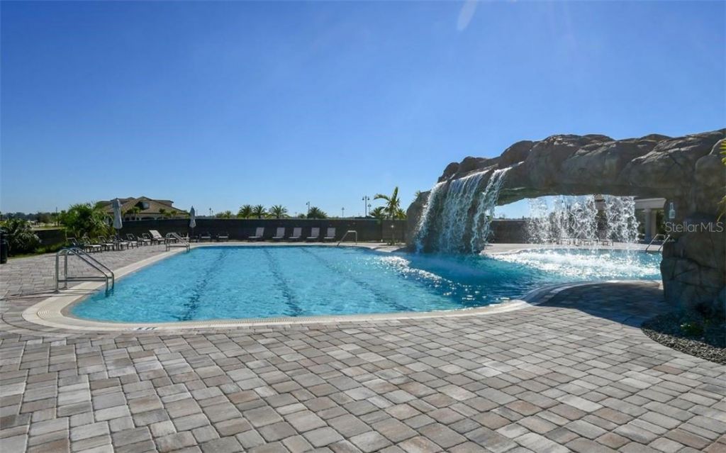 17520 Gawthrop Drive, Unit 203, Lakewood Ranch, FL 34211 Photo