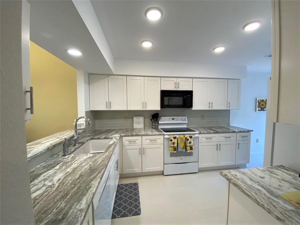 6281 Timberlake Drive, Unit H6, Sarasota, FL 34243 Photo