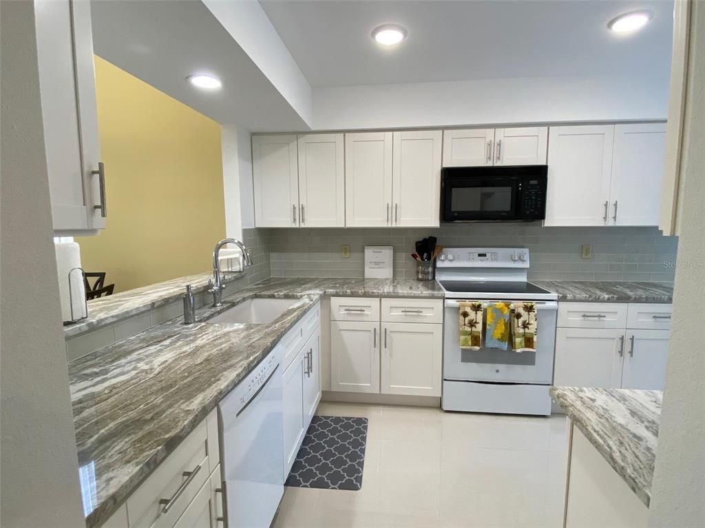 6281 Timberlake Drive, Unit H6, Sarasota, FL 34243 Photo