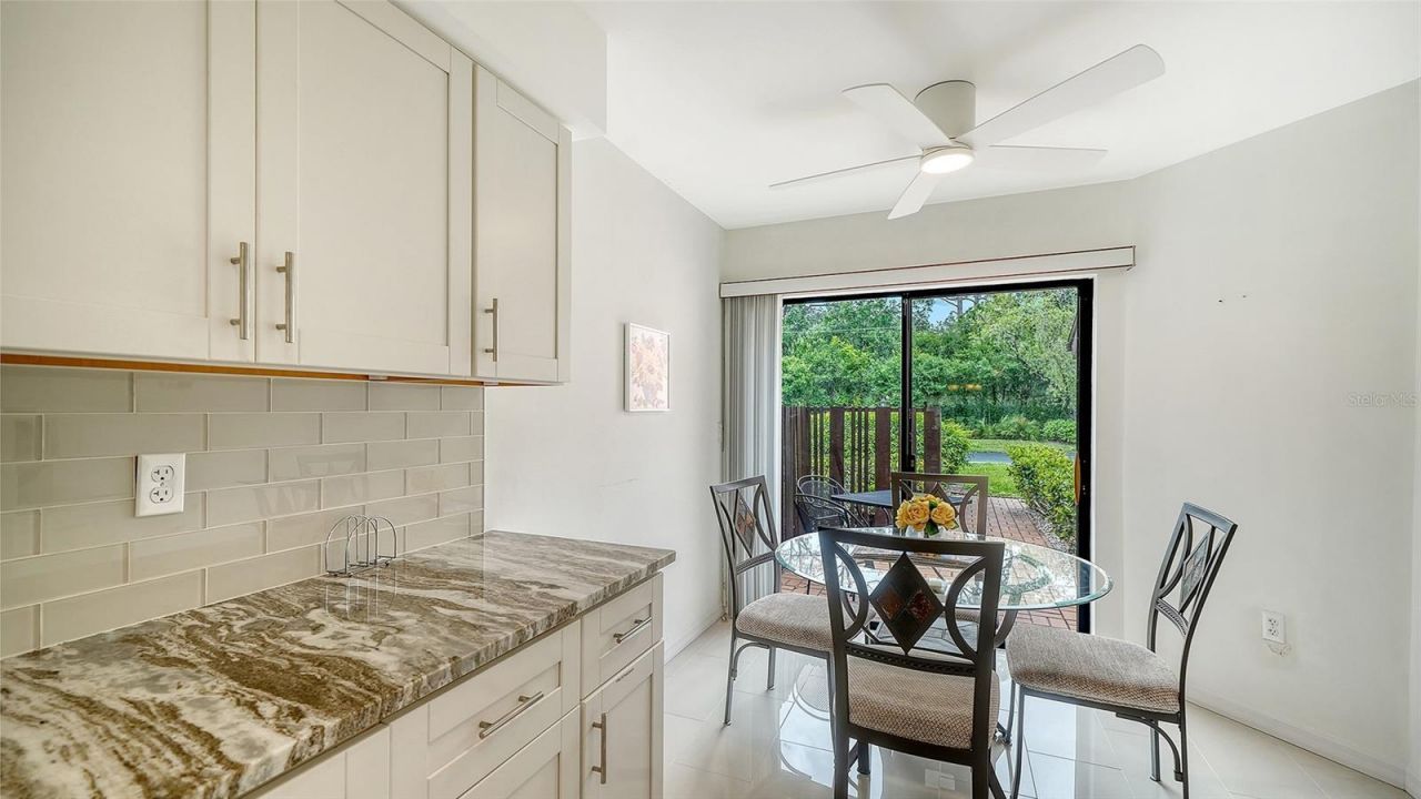 6281 Timberlake Drive, Unit H6, Sarasota, FL 34243 Photo