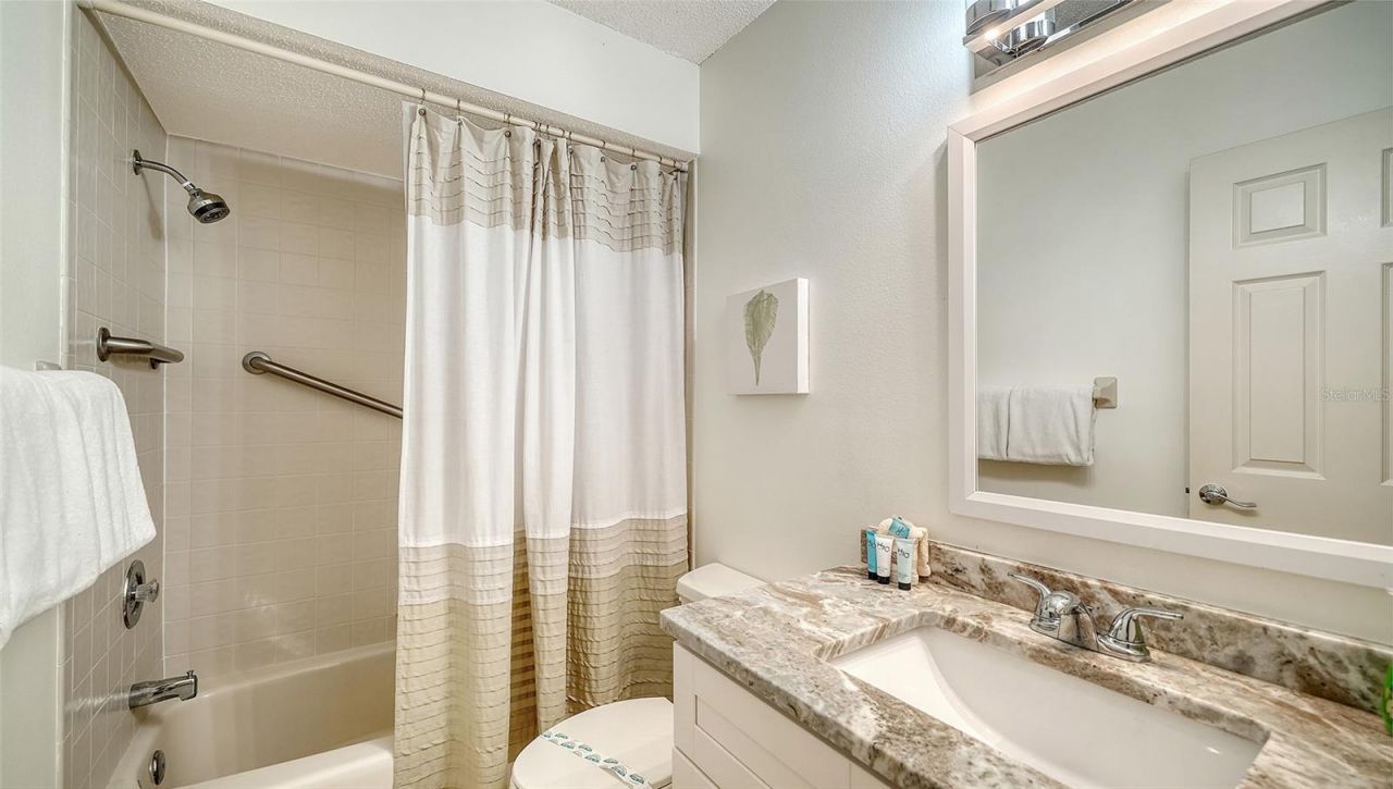 6281 Timberlake Drive, Unit H6, Sarasota, FL 34243 Photo