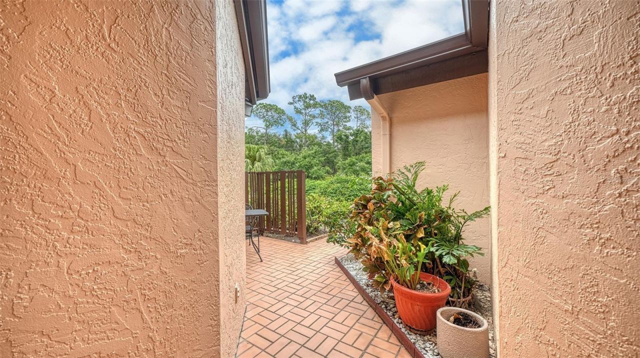 6281 Timberlake Drive, Unit H6, Sarasota, FL 34243 Photo