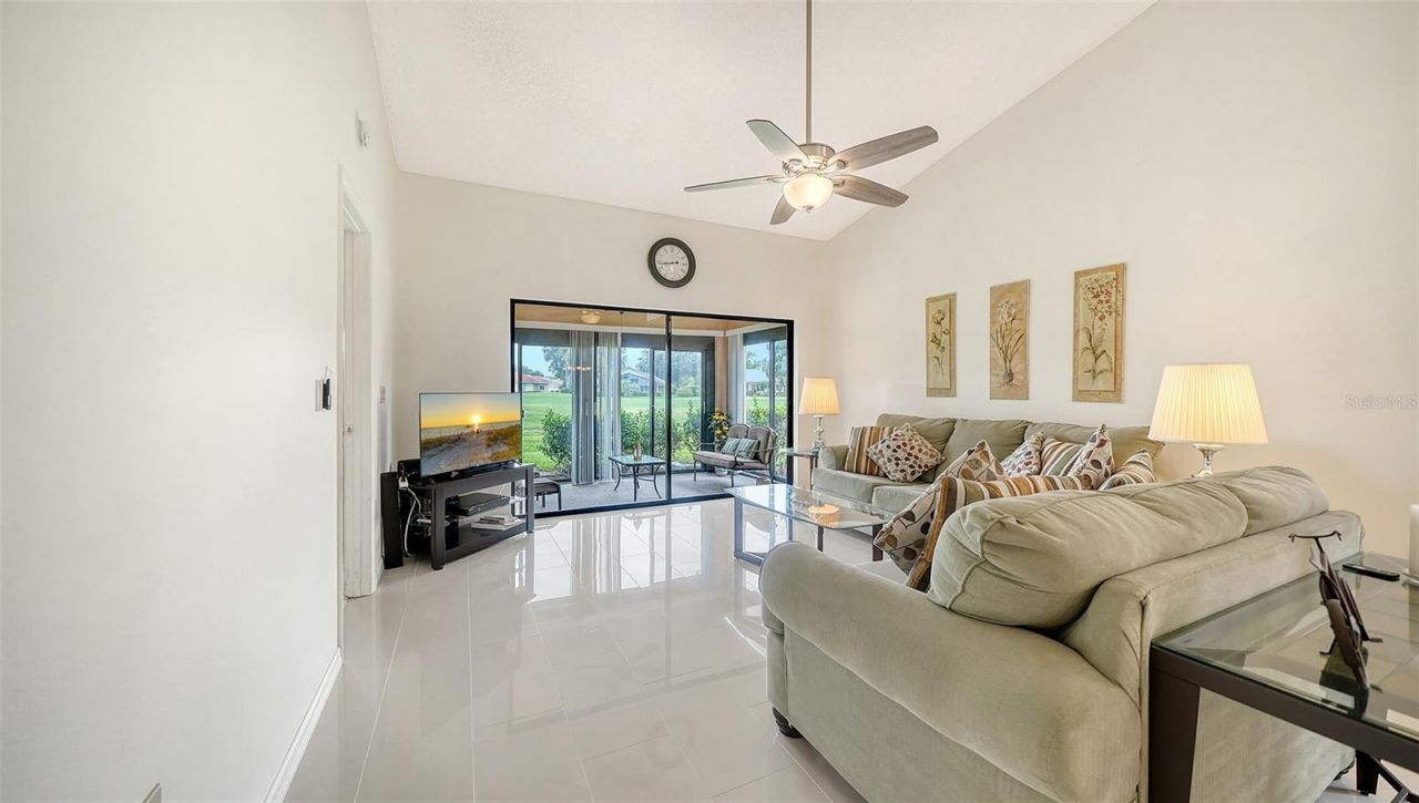 6281 Timberlake Drive, Unit H6, Sarasota, FL 34243 Photo