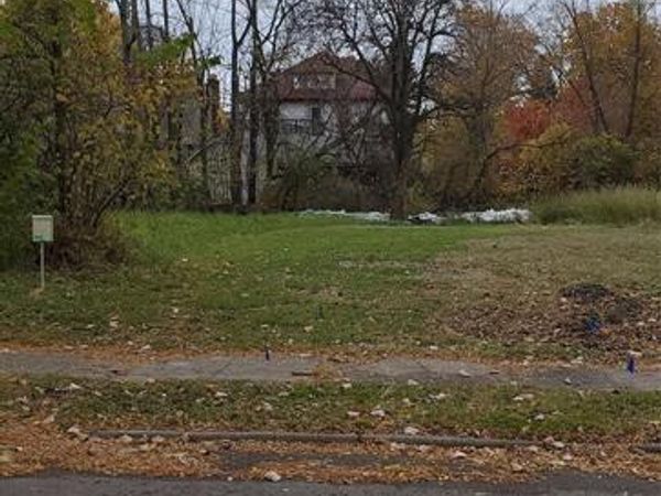 908 MANISTIQUE, Detroit, MI 48215