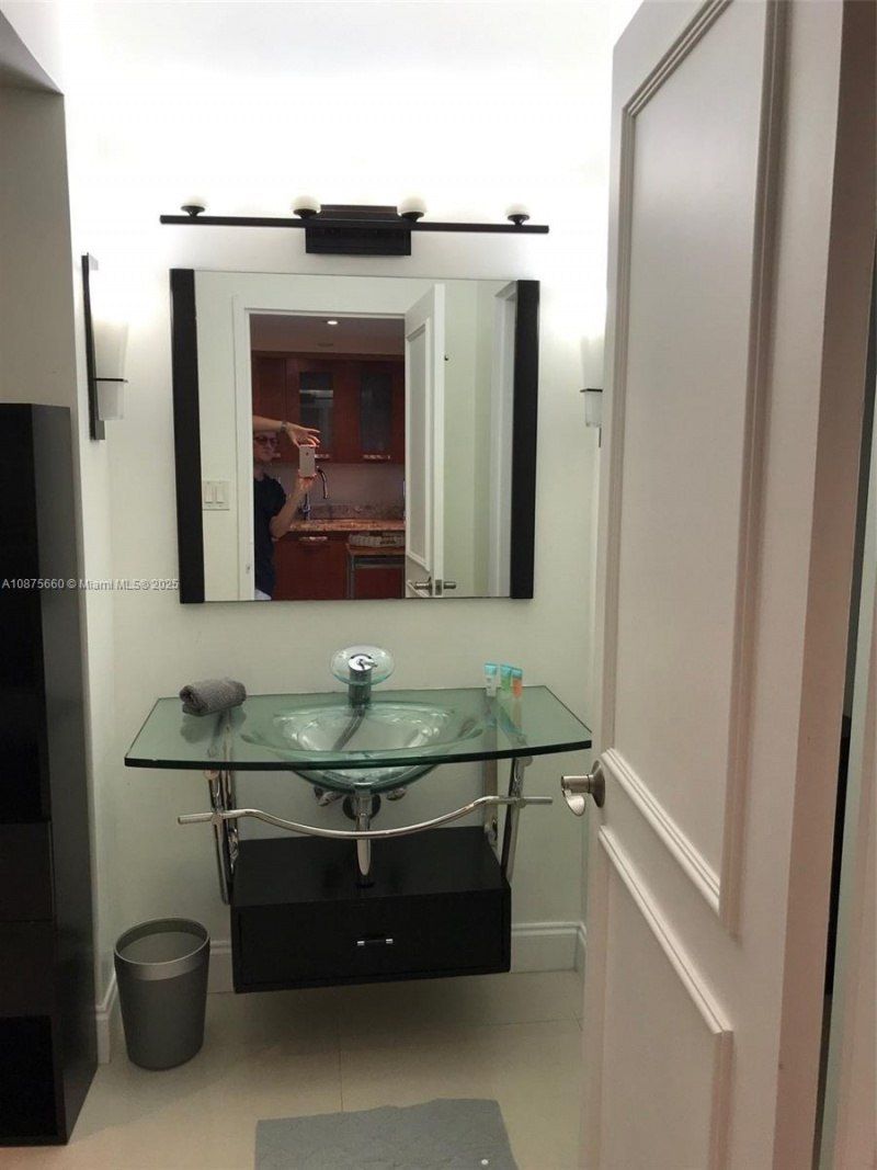 100 Lincoln Rd, Unit 1226, Miami Beach, FL 33139 Photo