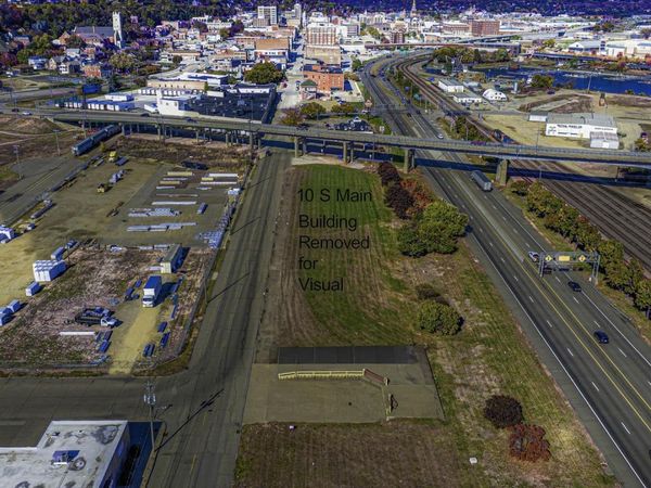 10 S Main Street, Dubuque, IA 52001