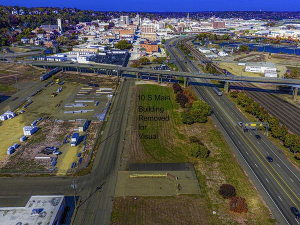 10 S Main Street, Dubuque, IA 52001