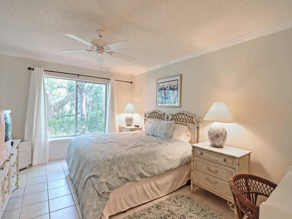 1315 E Winding Oaks Circle, Unit 902, Vero Beach, FL 32963 Photo