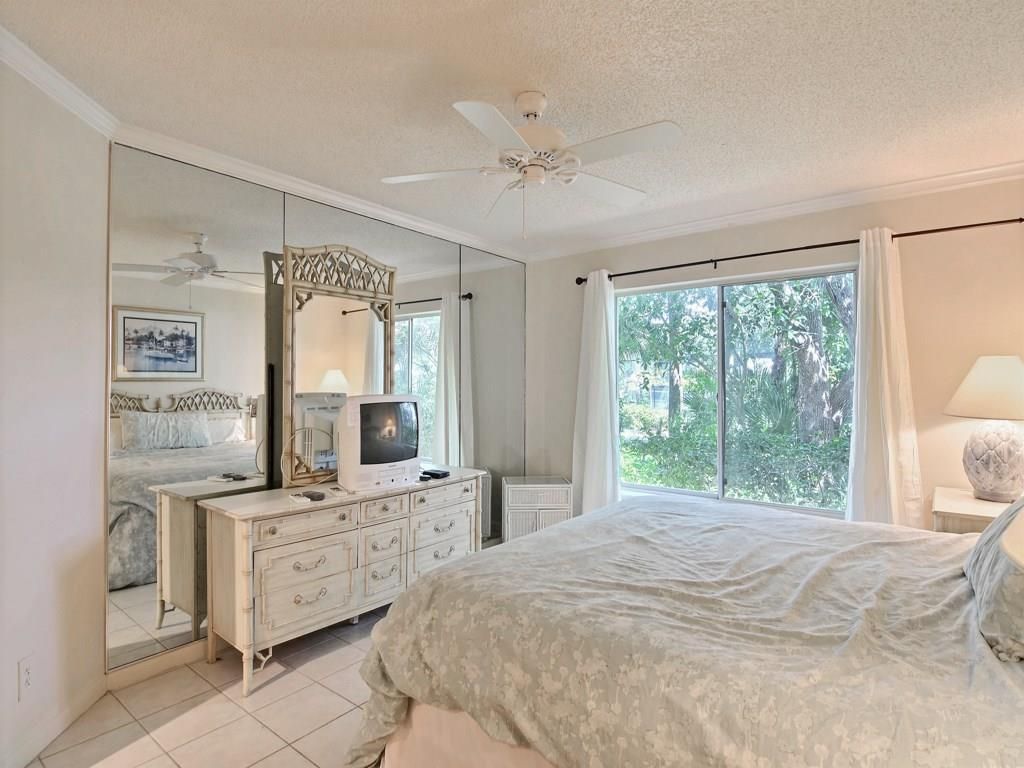 1315 E Winding Oaks Circle, Unit 902, Vero Beach, FL 32963 Photo