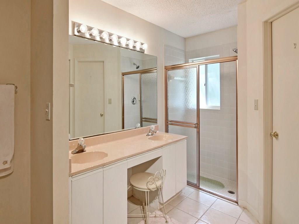 1315 E Winding Oaks Circle, Unit 902, Vero Beach, FL 32963 Photo