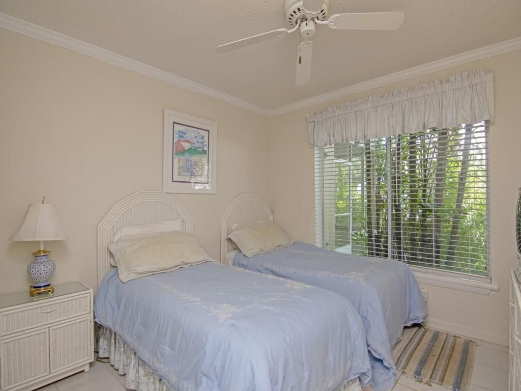 1315 E Winding Oaks Circle, Unit 902, Vero Beach, FL 32963 Photo