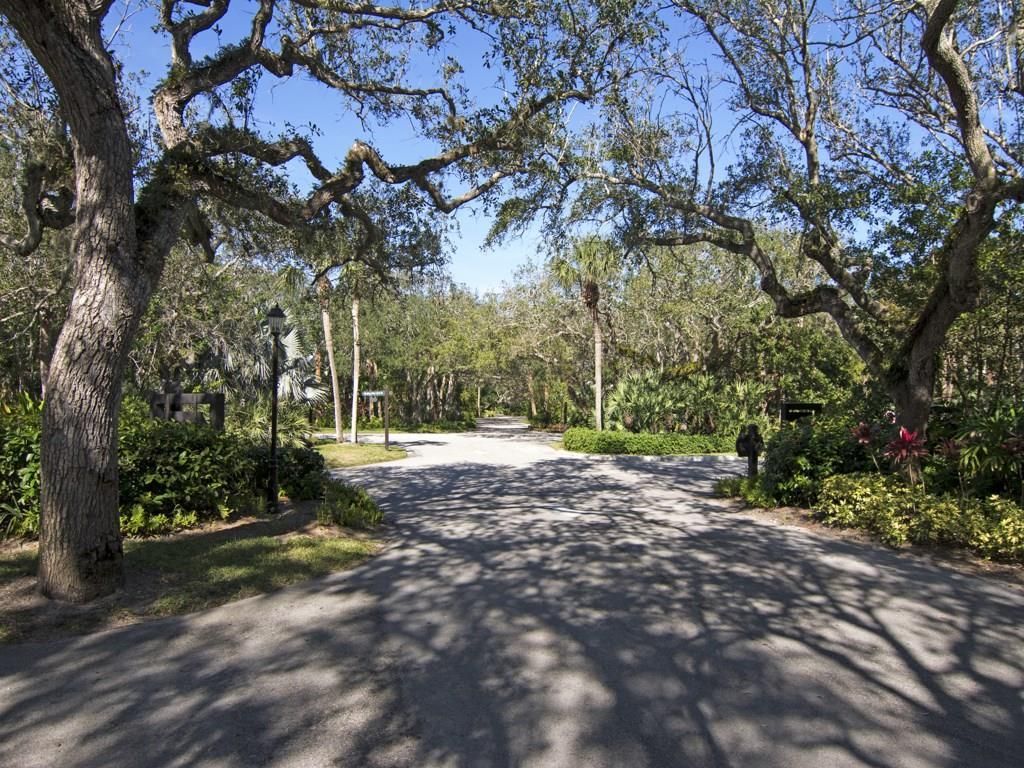 1315 E Winding Oaks Circle, Unit 902, Vero Beach, FL 32963 Photo