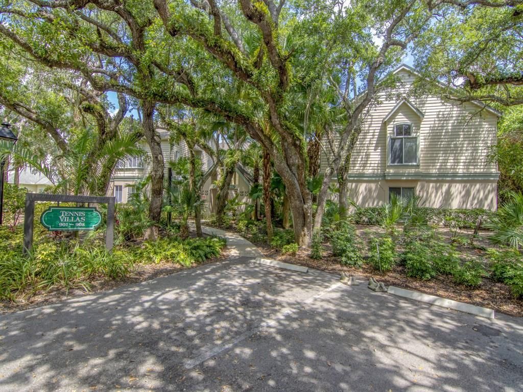 1315 E Winding Oaks Circle, Unit 902, Vero Beach, FL 32963 Photo