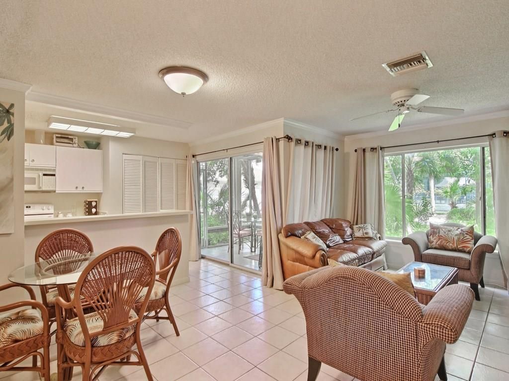 1315 E Winding Oaks Circle, Unit 902, Vero Beach, FL 32963 Photo