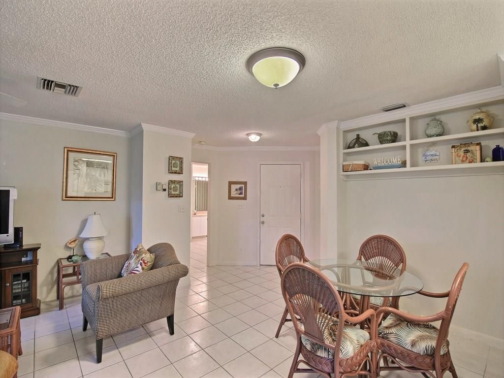 1315 E Winding Oaks Circle, Unit 902, Vero Beach, FL 32963 Photo