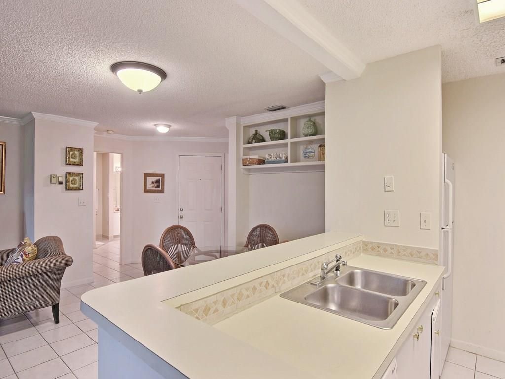 1315 E Winding Oaks Circle, Unit 902, Vero Beach, FL 32963 Photo