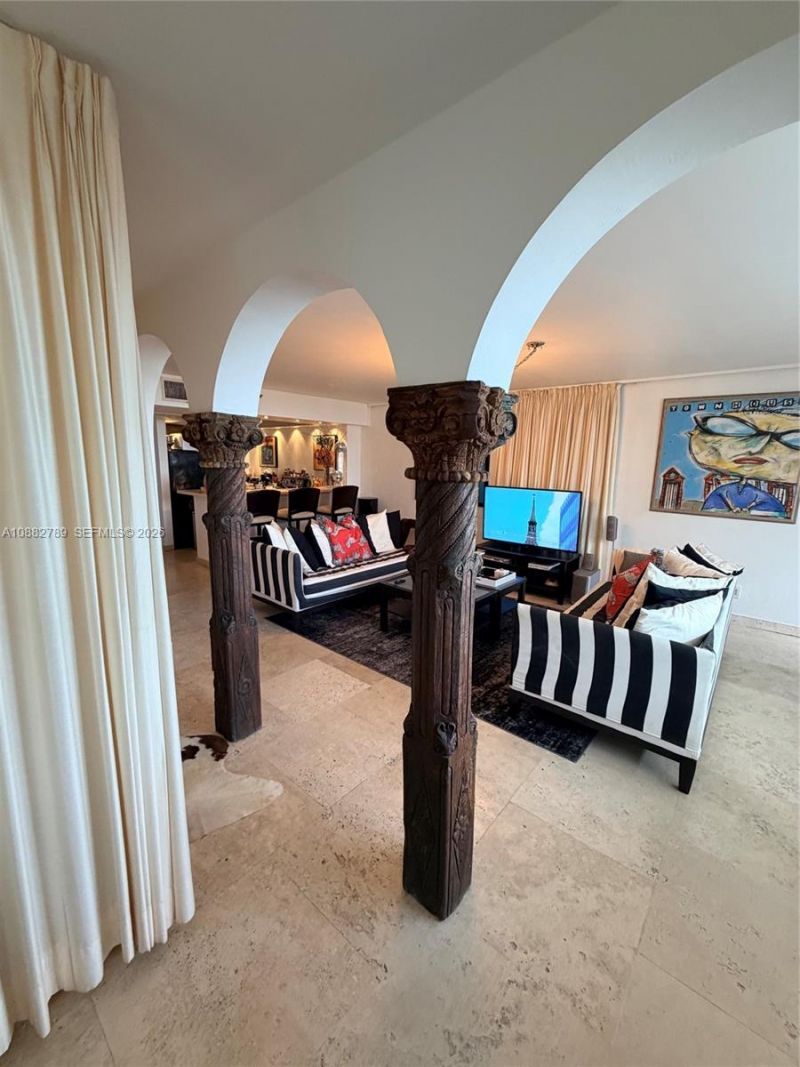 100 Lincoln Rd, Unit 644, Miami Beach, FL 33139 Photo