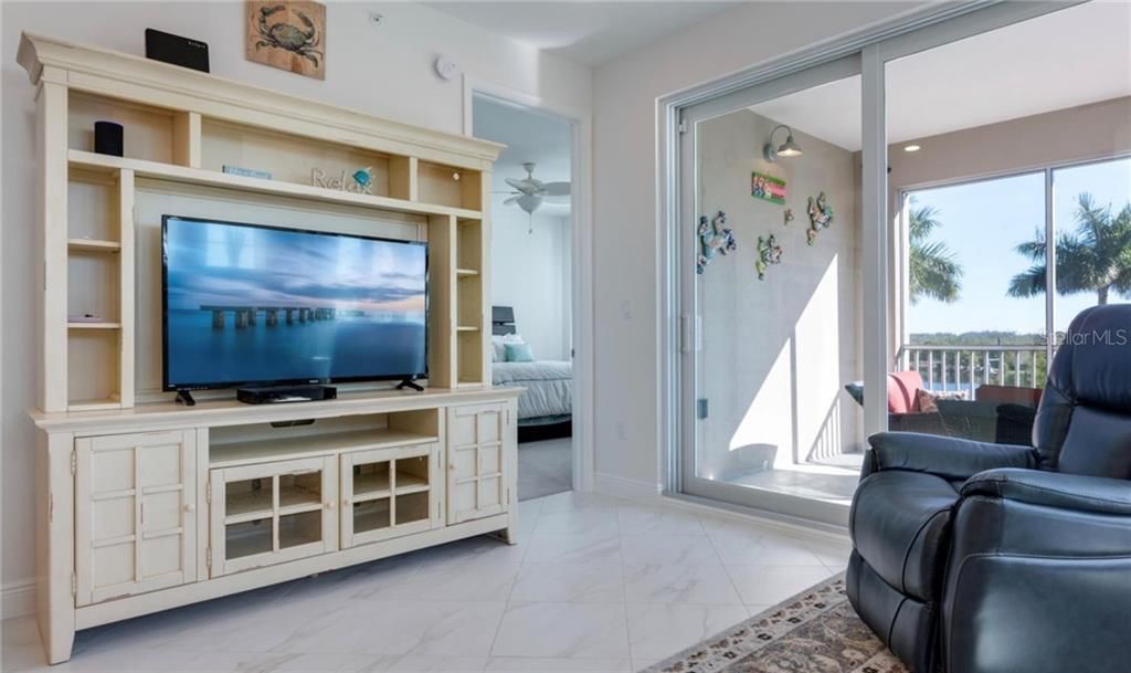 395 Aruba Circle, Unit 203, Bradenton, FL 34209 Photo