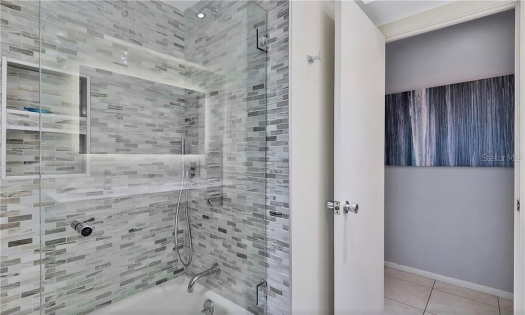 395 Aruba Circle, Unit 203, Bradenton, FL 34209 Photo