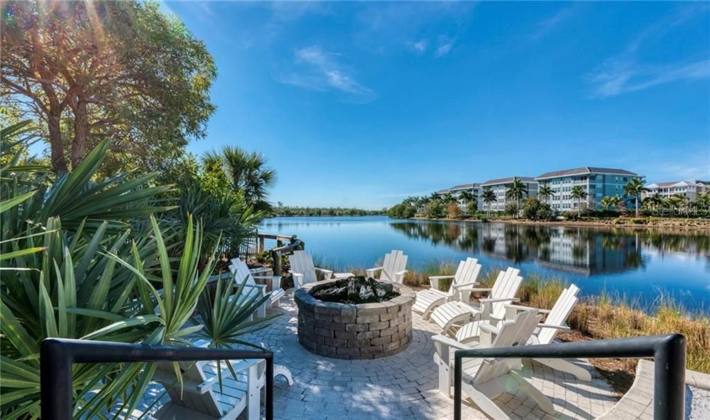 395 Aruba Circle, Unit 203, Bradenton, FL 34209 Photo