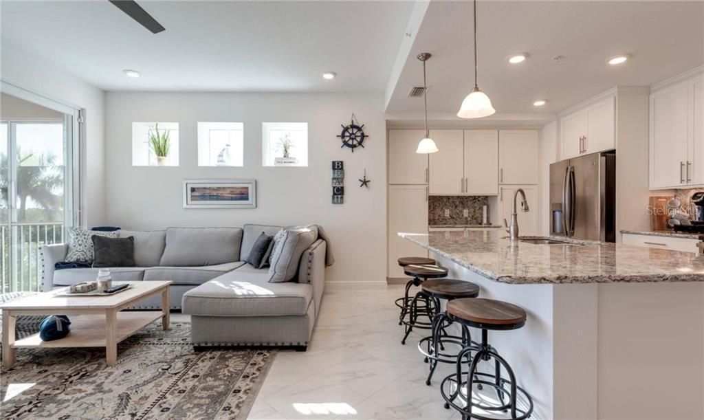 395 Aruba Circle, Unit 203, Bradenton, FL 34209 Photo